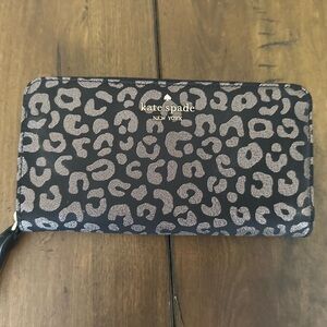 Kate Spade Chelsea Large Continental Wallet Leopard Print